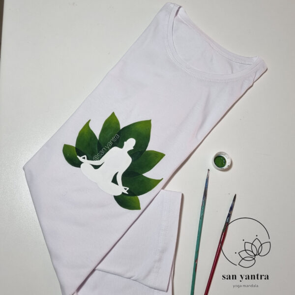 تیشرت طرح یوگی